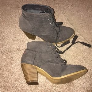 gray booties